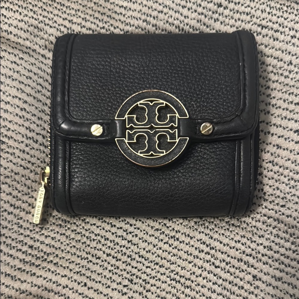 Tory Burch Black Leather Compact Wallet